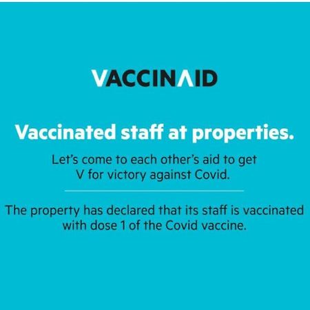 Vaccinated Staff - Oyo 1771 Zeke Hotel Batam Экстерьер фото