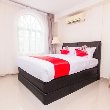 Vaccinated Staff - Oyo 1771 Zeke Hotel Batam Экстерьер фото
