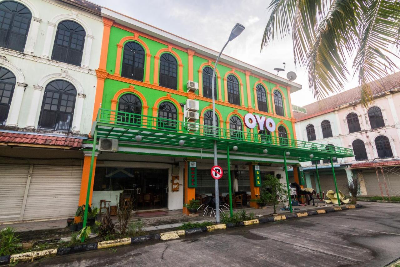 Vaccinated Staff - Oyo 1771 Zeke Hotel Batam Экстерьер фото